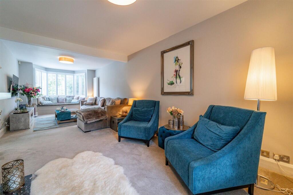 House in Birmingham, West Midlands - More