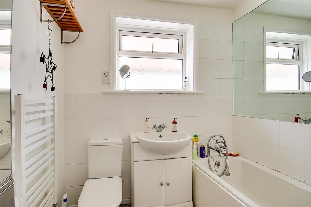 Apartment in Worthing, West Worthing - More