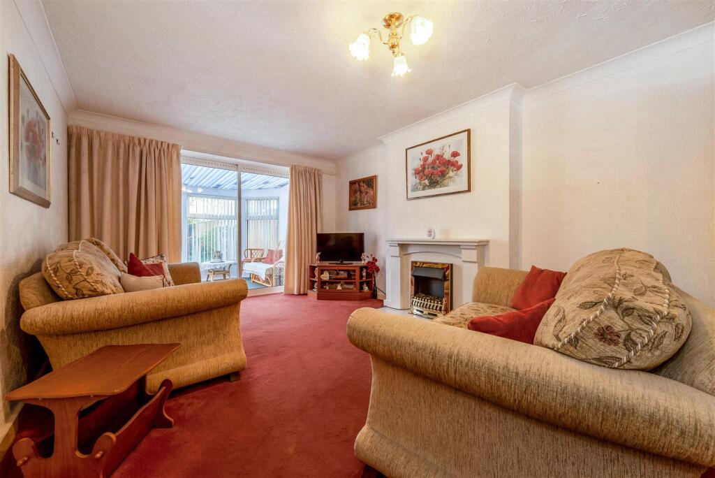 Melrose Close, Worthing photo 4