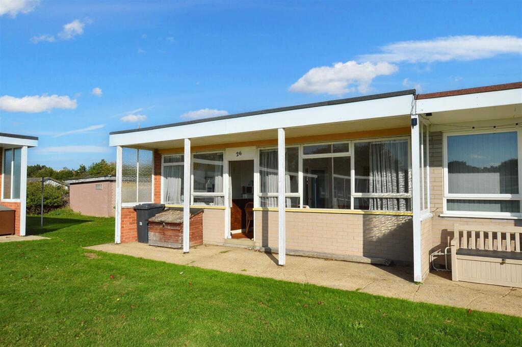 2-bed house on Links Road, Mundesley,, £58,000