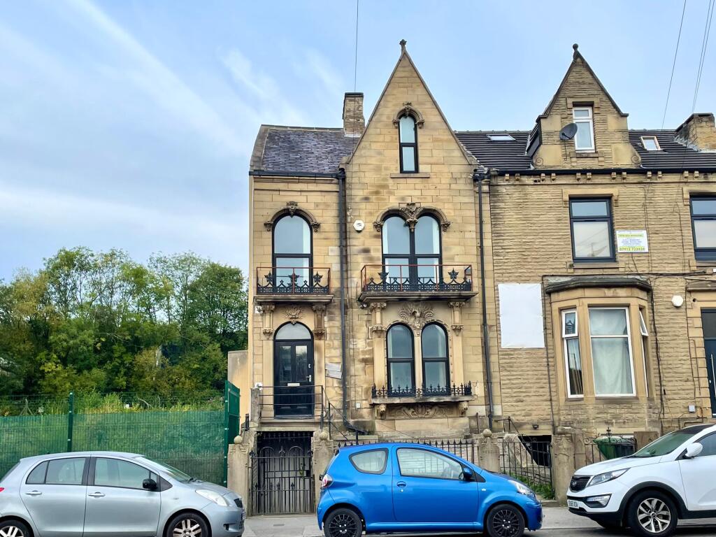 5-bed terraced on Hebble House, Bradford Road, Fartown Huddersfield, £260,000