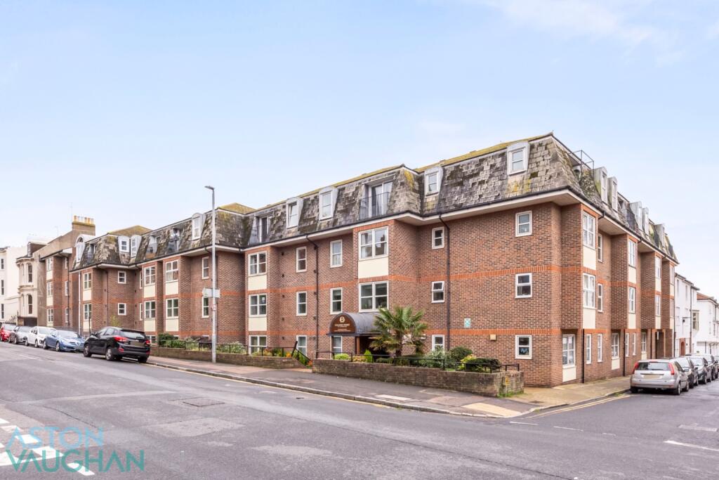 1-bed flat on College Court, 108-114 Eastern Road, Brighton, East Sussex, BN2, £125,000