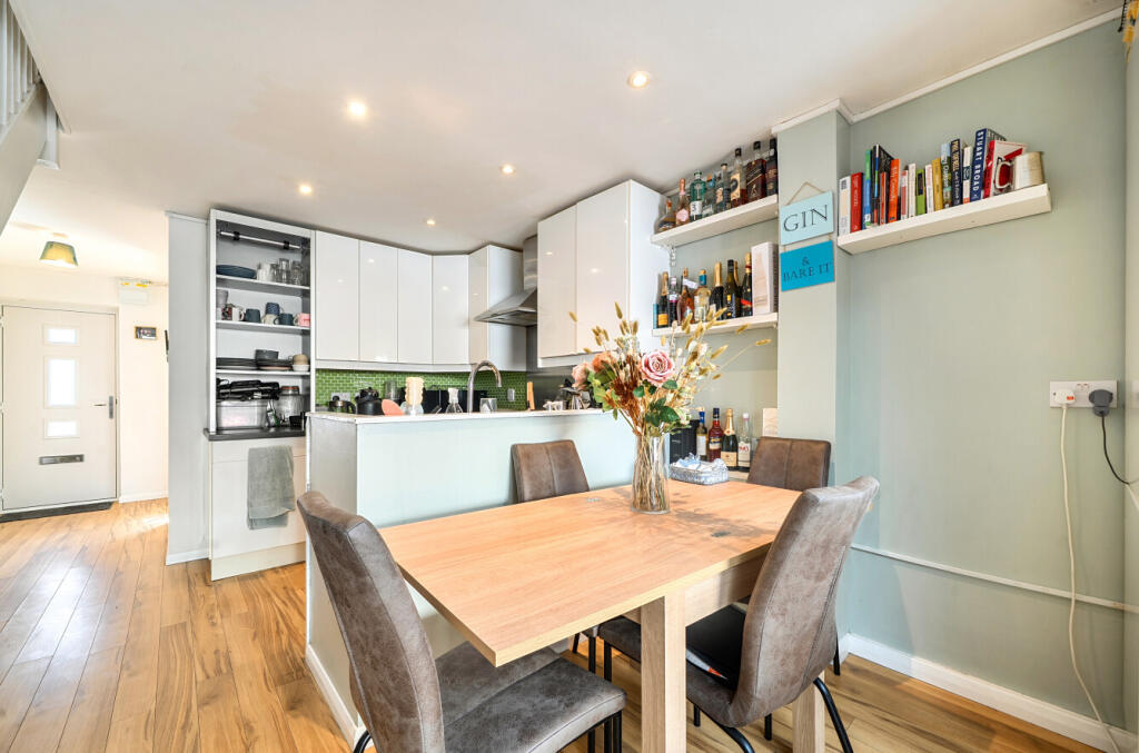 House in Elmbridge, Molesey - View 5