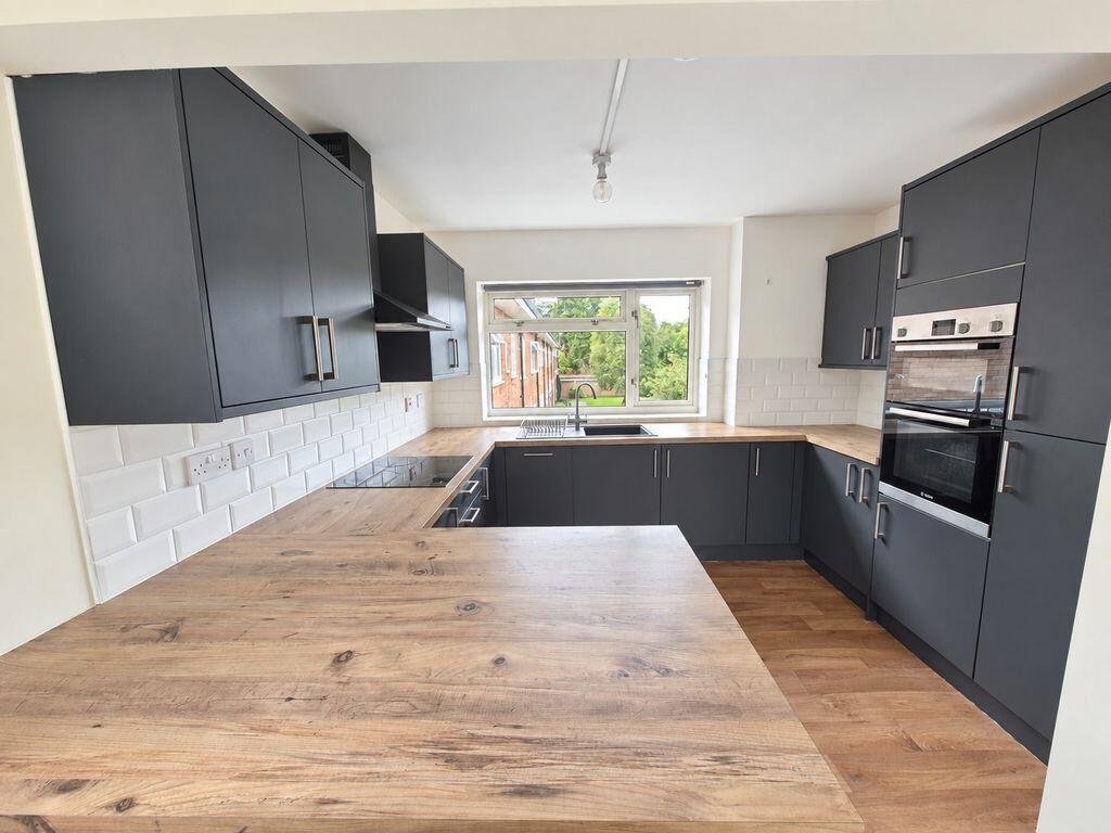 Apartment in Birmingham, Sutton Coldfield - View 4