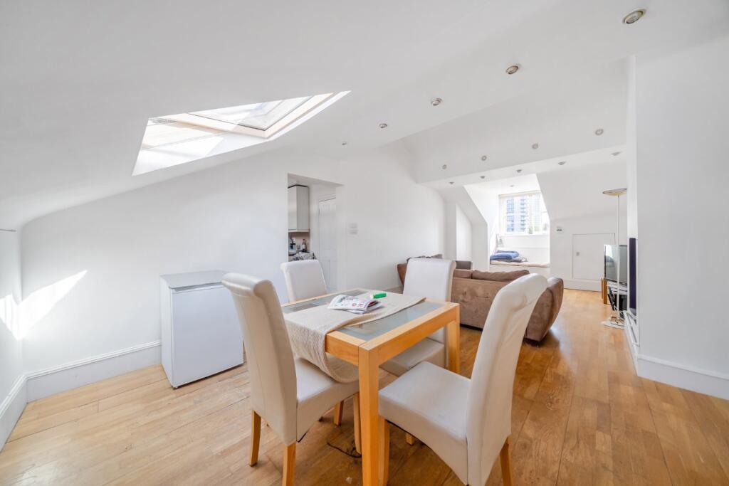 Apartment in London - View 5