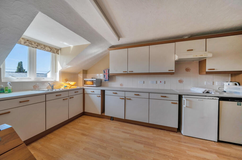 Apartment in East Hampshire, Newtown, Alton - View 3