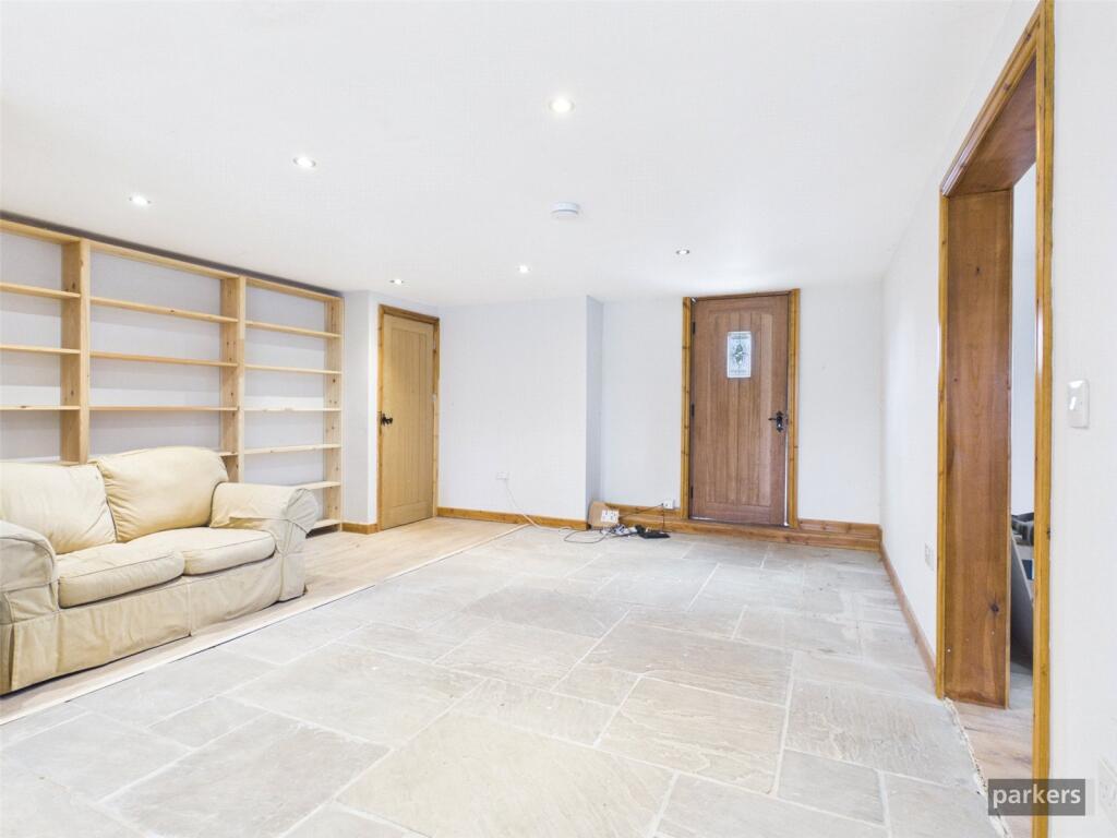 House in West Oxfordshire, South Leigh - More