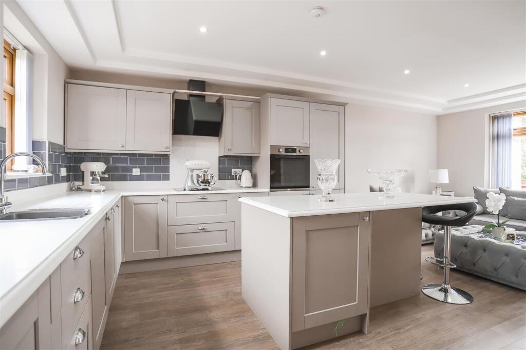 Oxcliffe Road, Heaton With Oxcliffe image 2