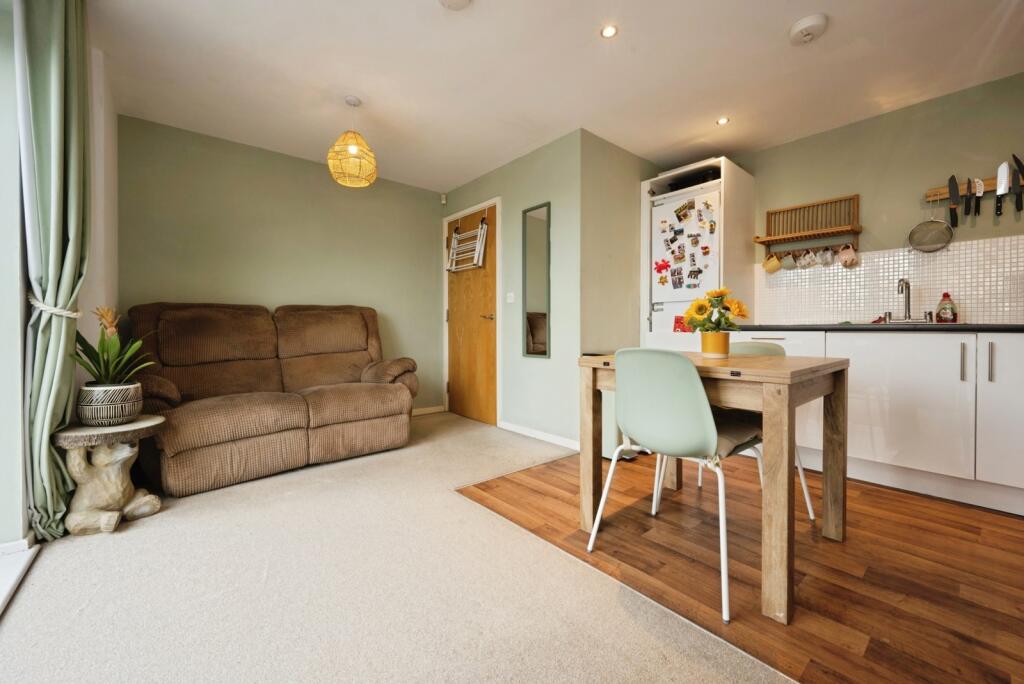 Apartment in Milton Keynes, Bedford - More