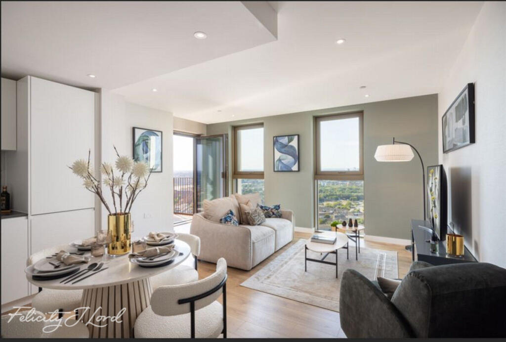 Main image of property: Landmark Square, London