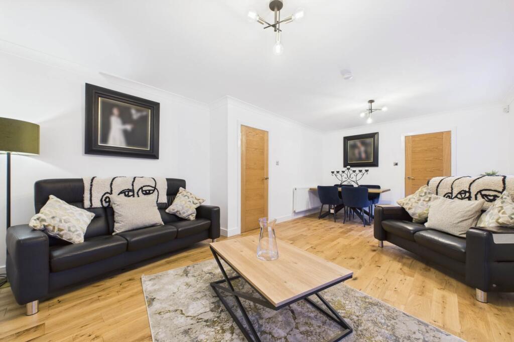 The Villa, Marnoch Drive, Glenboig photo 4