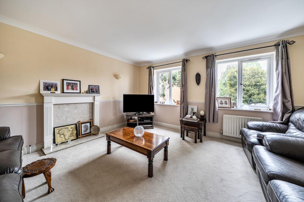 House in Tandridge, Caterham-on-the-Hill - View 2