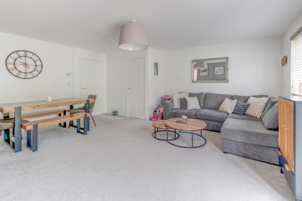 House in Redditch, Enfield - View 5