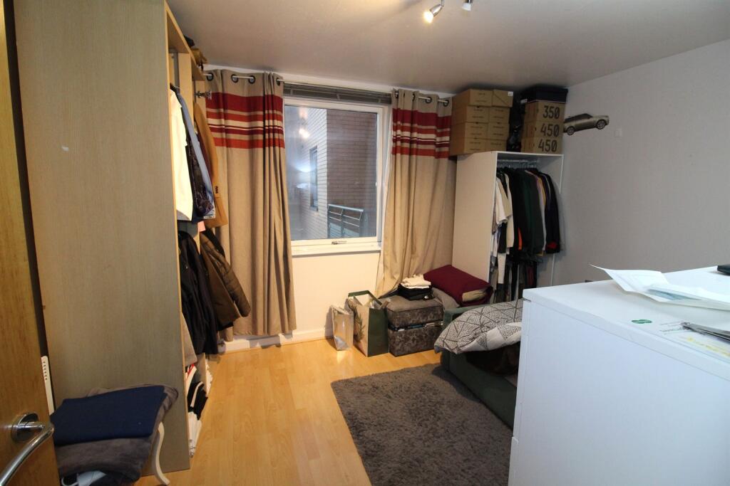 Aspect 14, Leeds photo 5