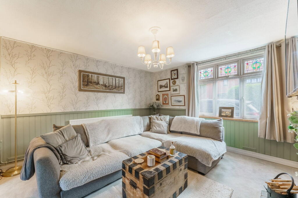 House in Cliffe, Newhay - More