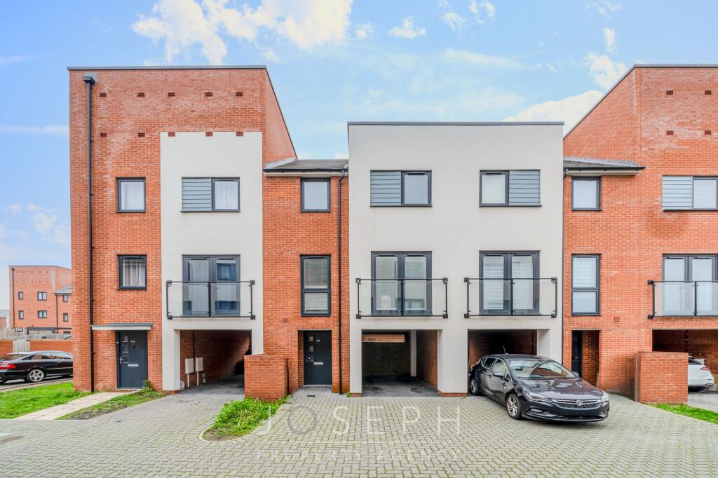 Main image of property: Davidson Close, Ipswich, IP2