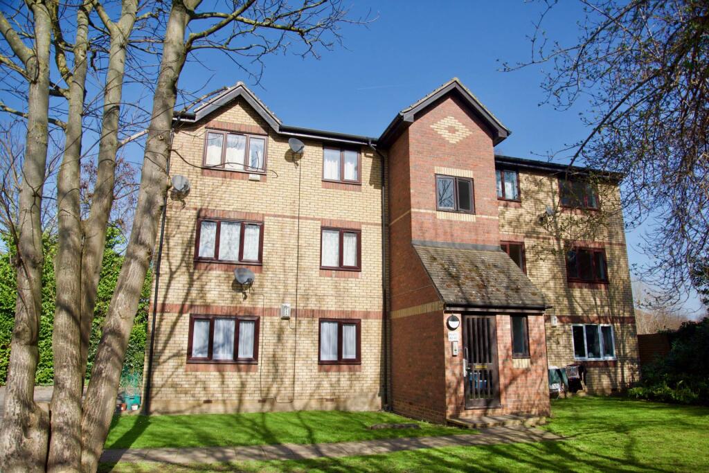 Main image of property: Shortlands Close, Belvedere, DA17 5QY