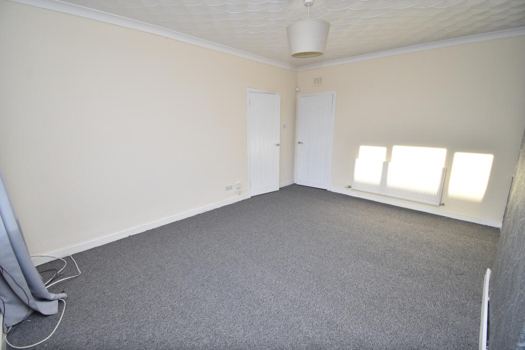Apartment in Renfrewshire, Glasgow City - View 4