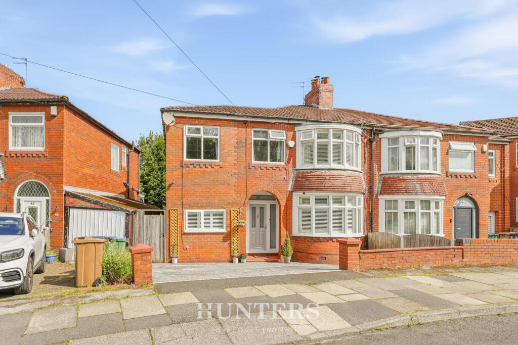 Main image of property: Kingsway, Alkrington, Manchester, M24