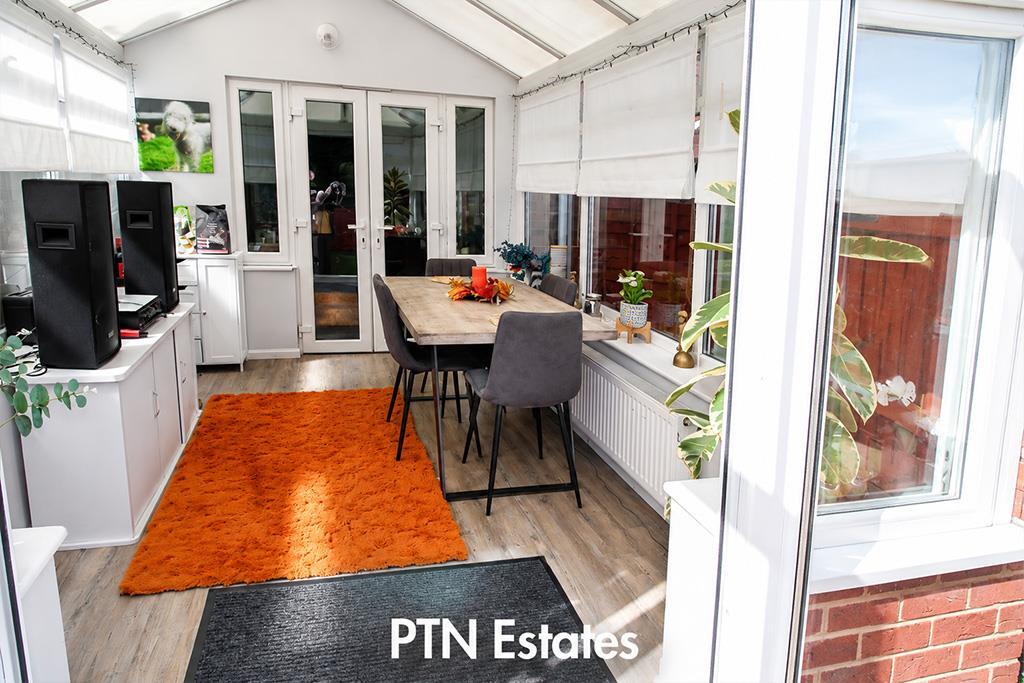 House in Brierley Hill, Quarry Bank - More