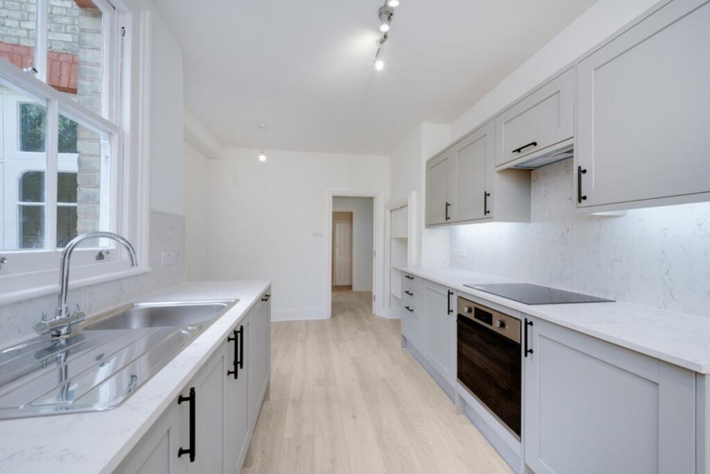 Apartment in London - View 4
