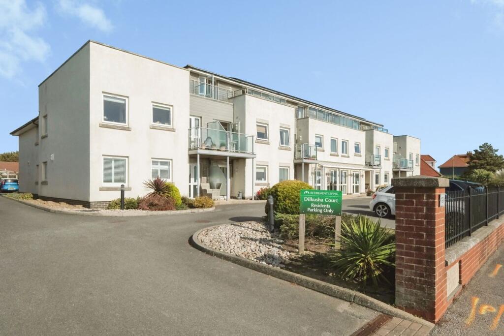 1-bed house on Sea Front, Hayling Island, PO11, £135,000