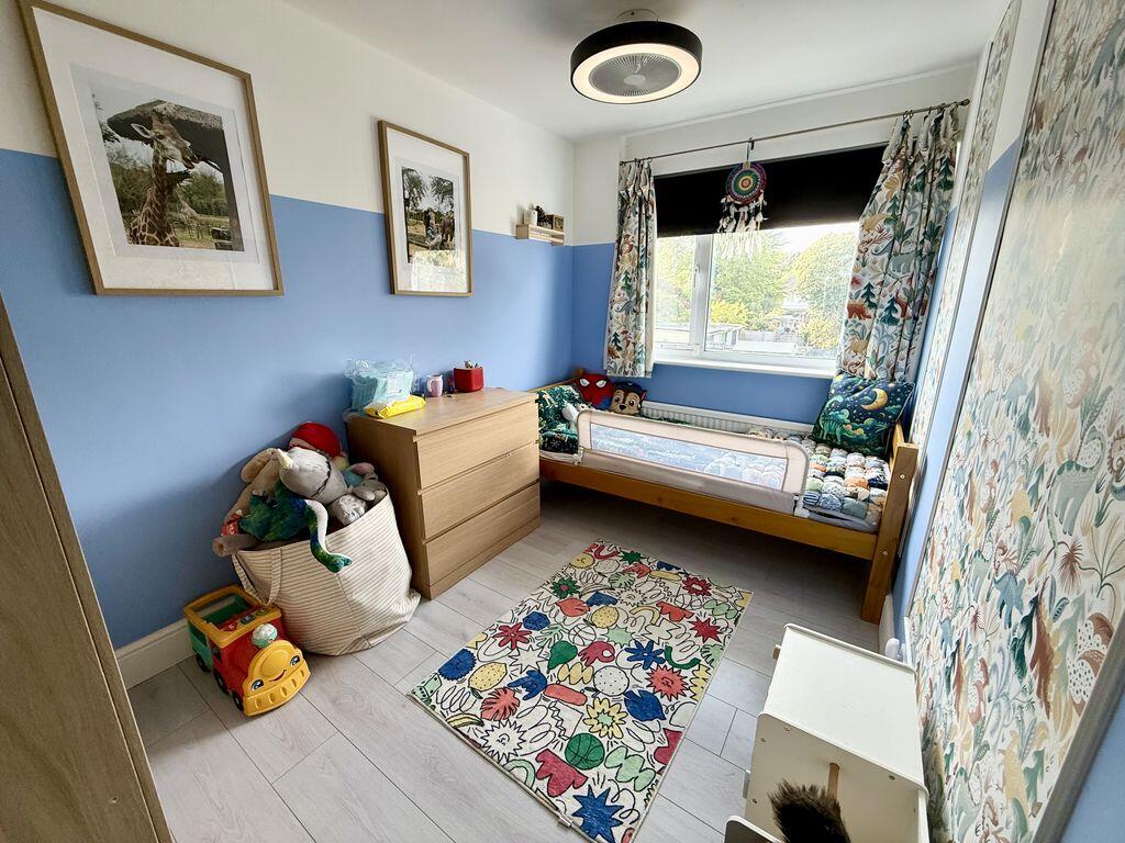 House in Houghton Regis, Central Bedfordshire - View 5
