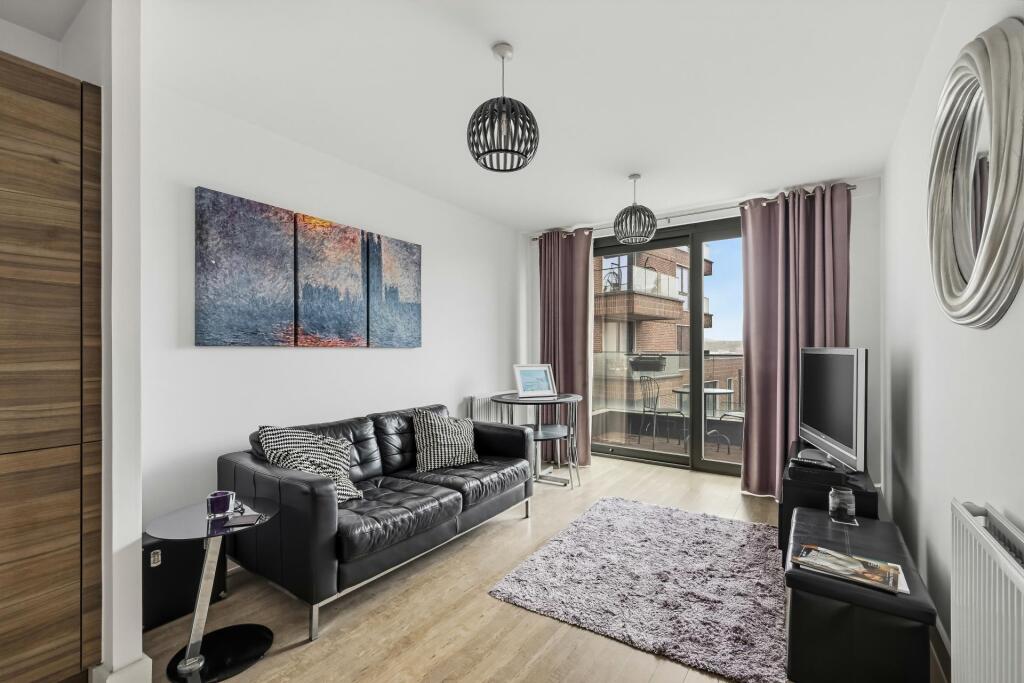 Apartment in London, Custom House, Silvertown - View 4