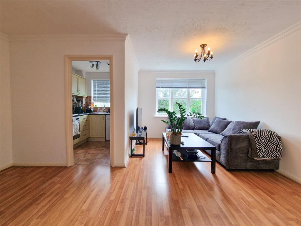 Andrews Place, London, SE9 photo 3