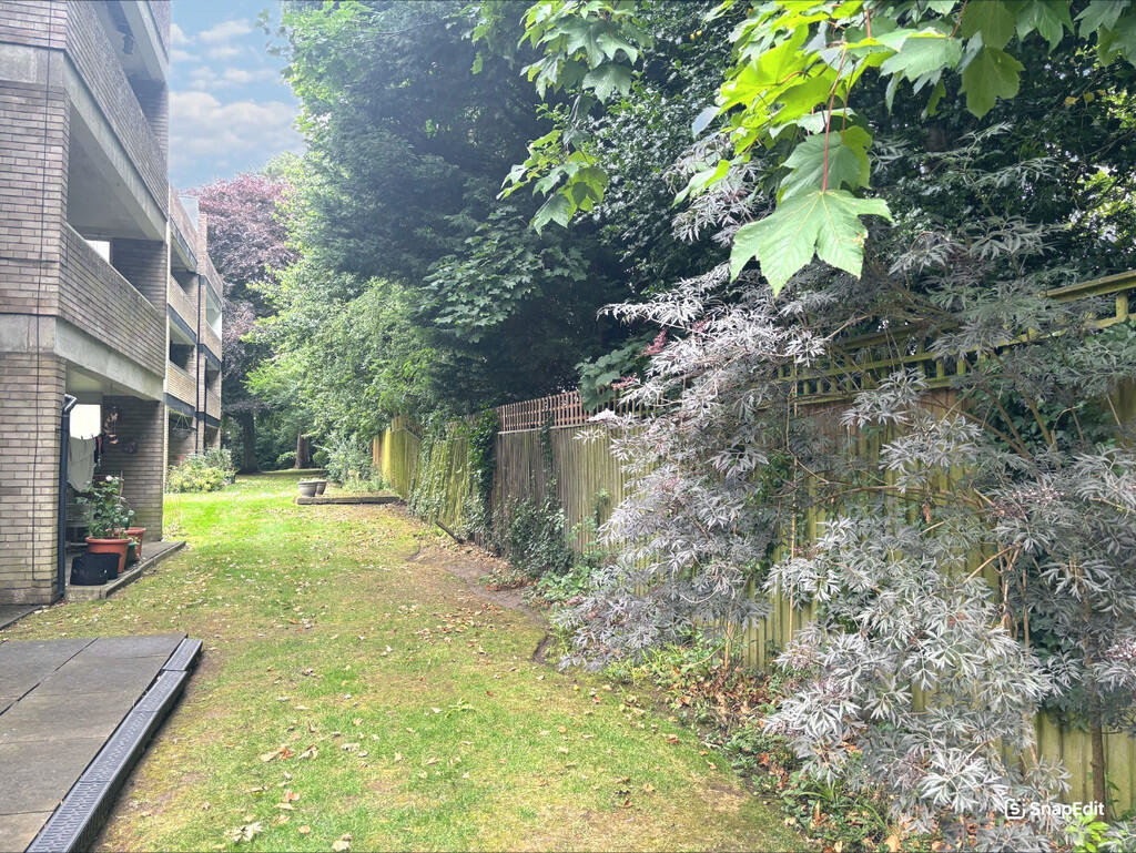 Old Vicarage Lane, Northwich photo 2