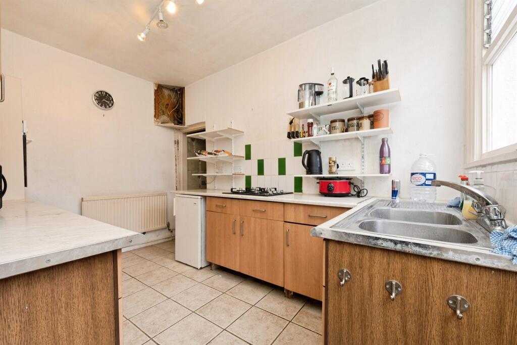 House in Watford - View 5