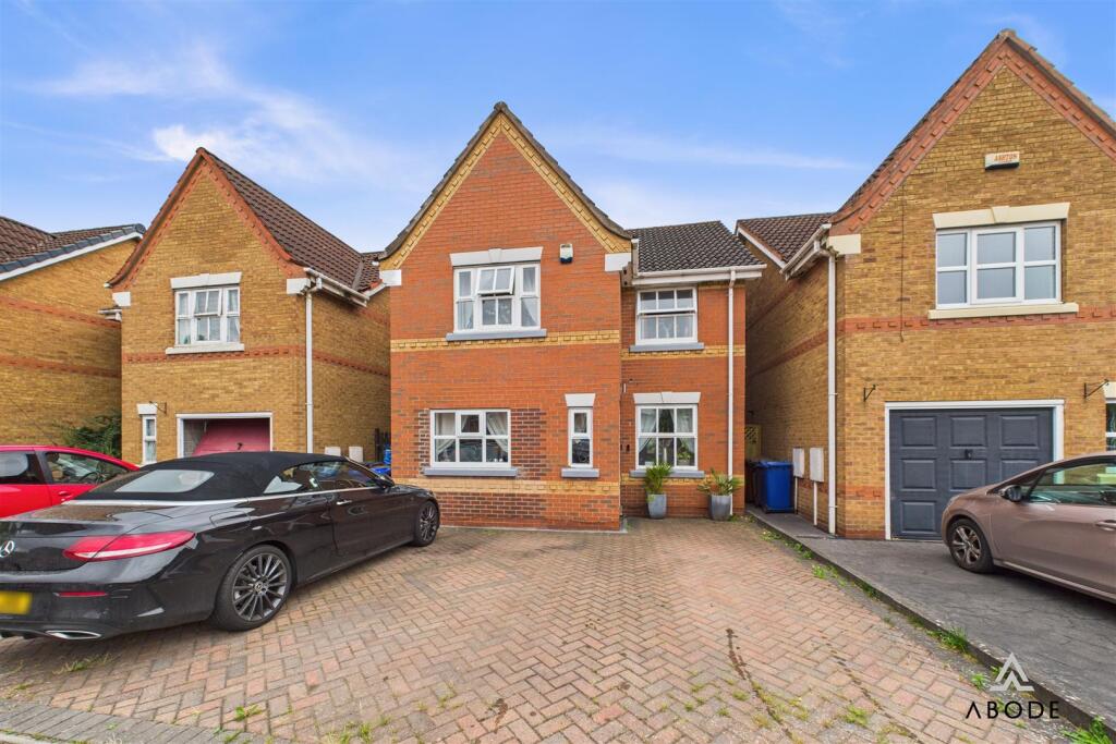 3-bed detached on Pine Close, Branston, Burton-on-Trent, £279,999