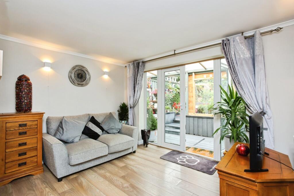 House in Tonbridge and Malling, Kent - View 3