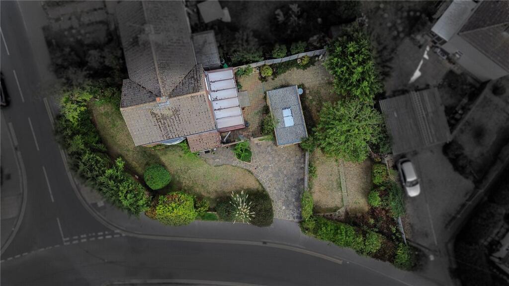 House in Twyford, Wokingham - View 3