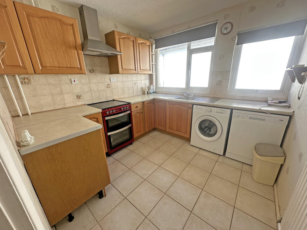 Hawkins Crescent, Shoreham-by-Sea photo 4
