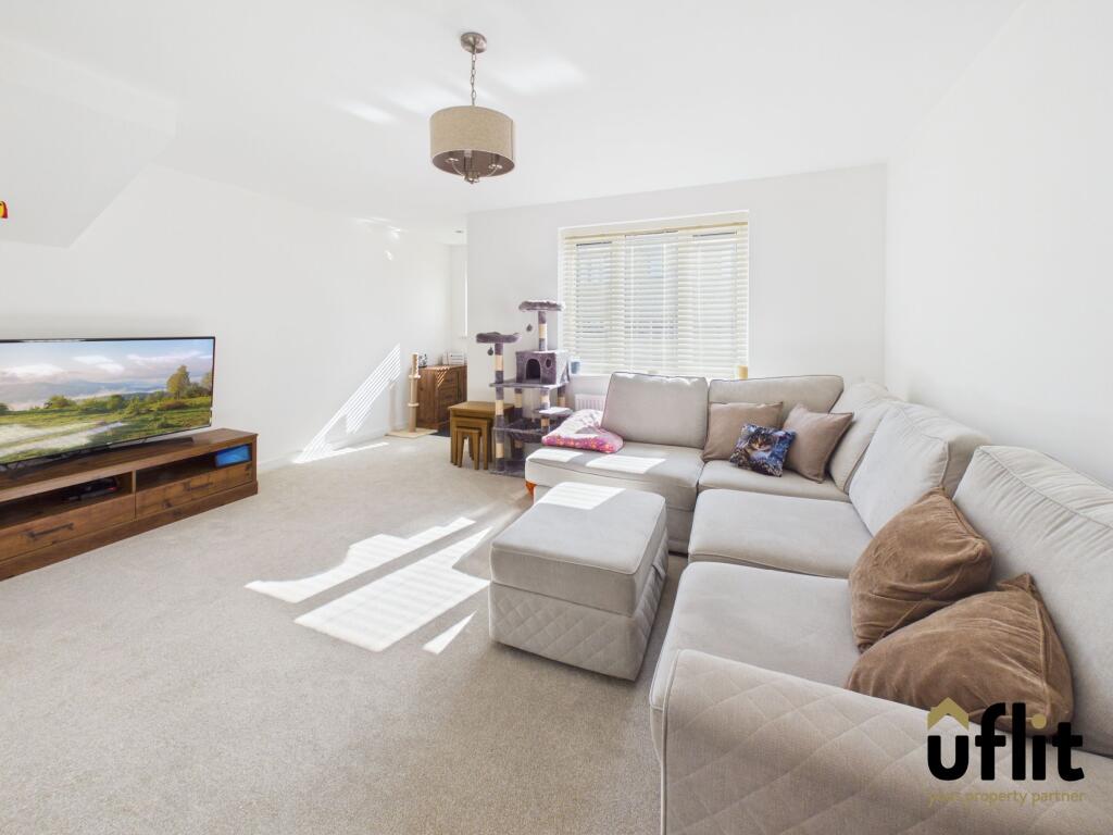 House in Rotherham, Waverley - More