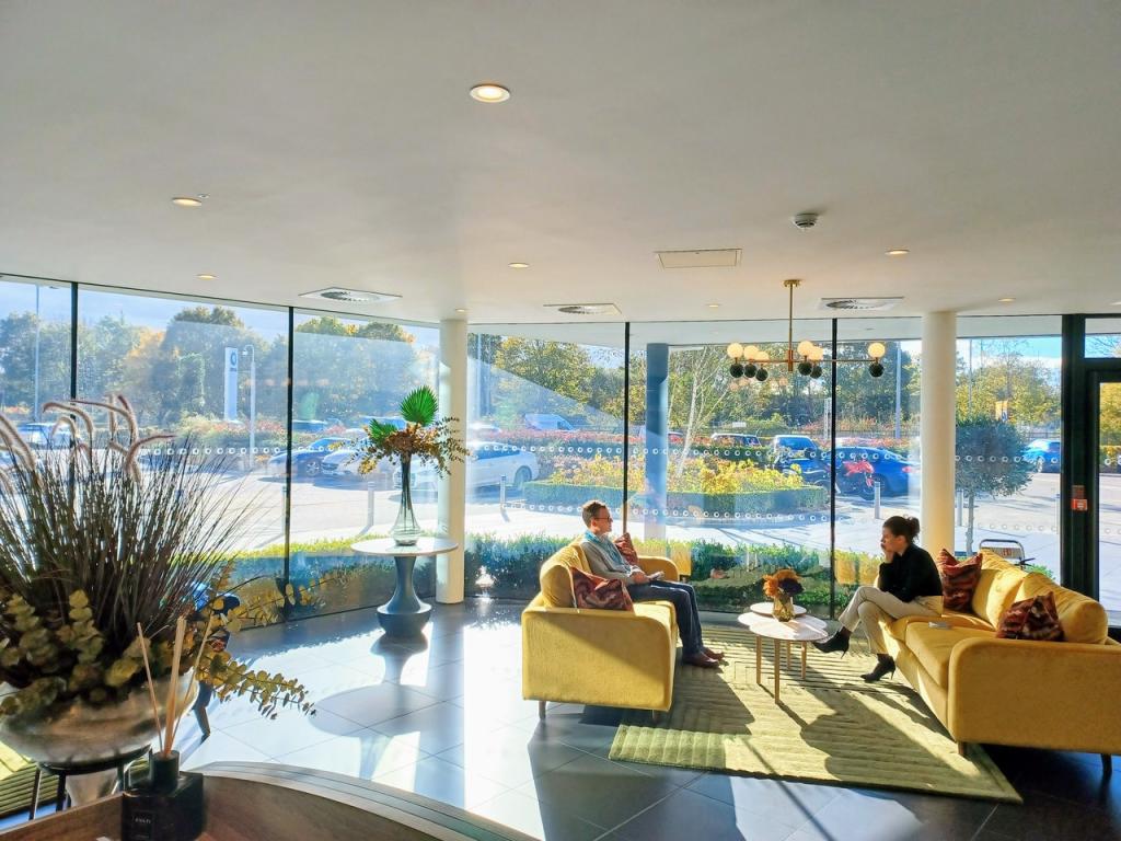100 Berkshire Place Winnersh offices 2 to 200 pe