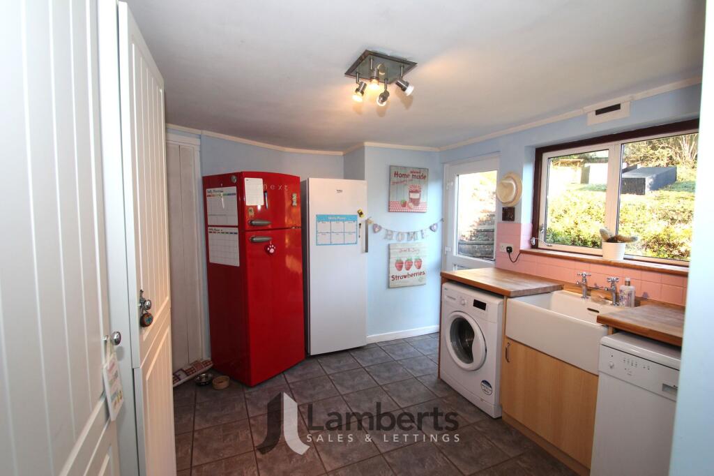 Additional image 11 of Wychwood Drive, Hunt End, B97