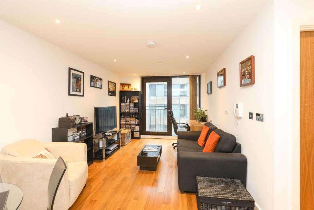 Main image of property: St. Pauls Square, City Lofts St. Pauls, S1