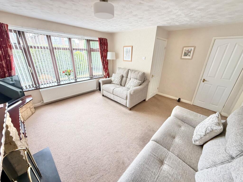 House in Ellesmere Port, Great Sutton - More