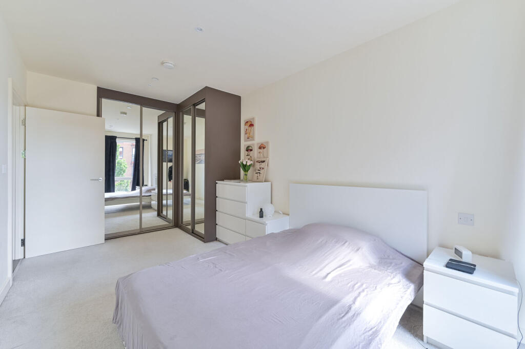 Apartment in London - View 5
