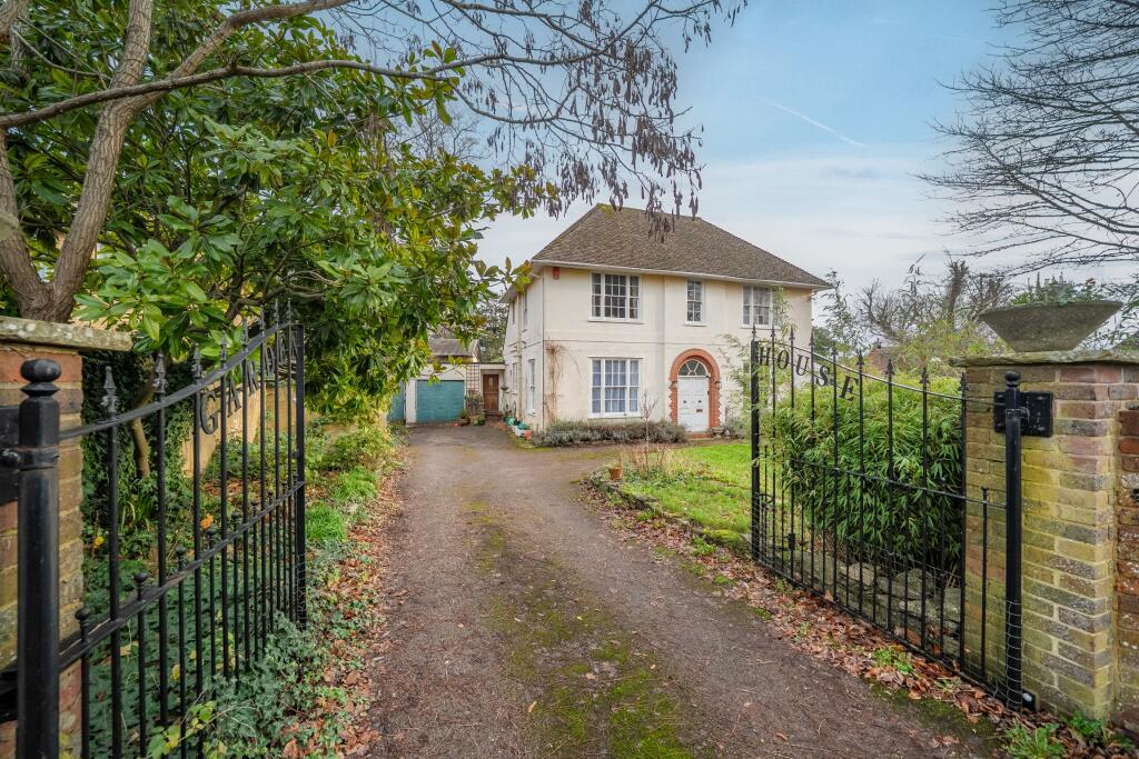 Main image of property: Croye Close, Andover, SP10 3AF