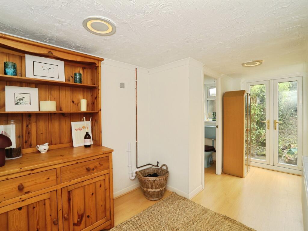 House in Cardiff, Llantrisant - View 5