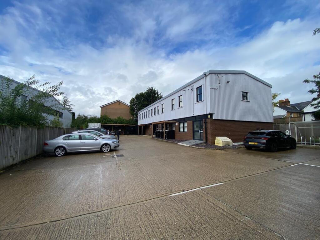 Main image of property: 12 Guildford Road Trading Estate, Farnham, GU9 9PZ