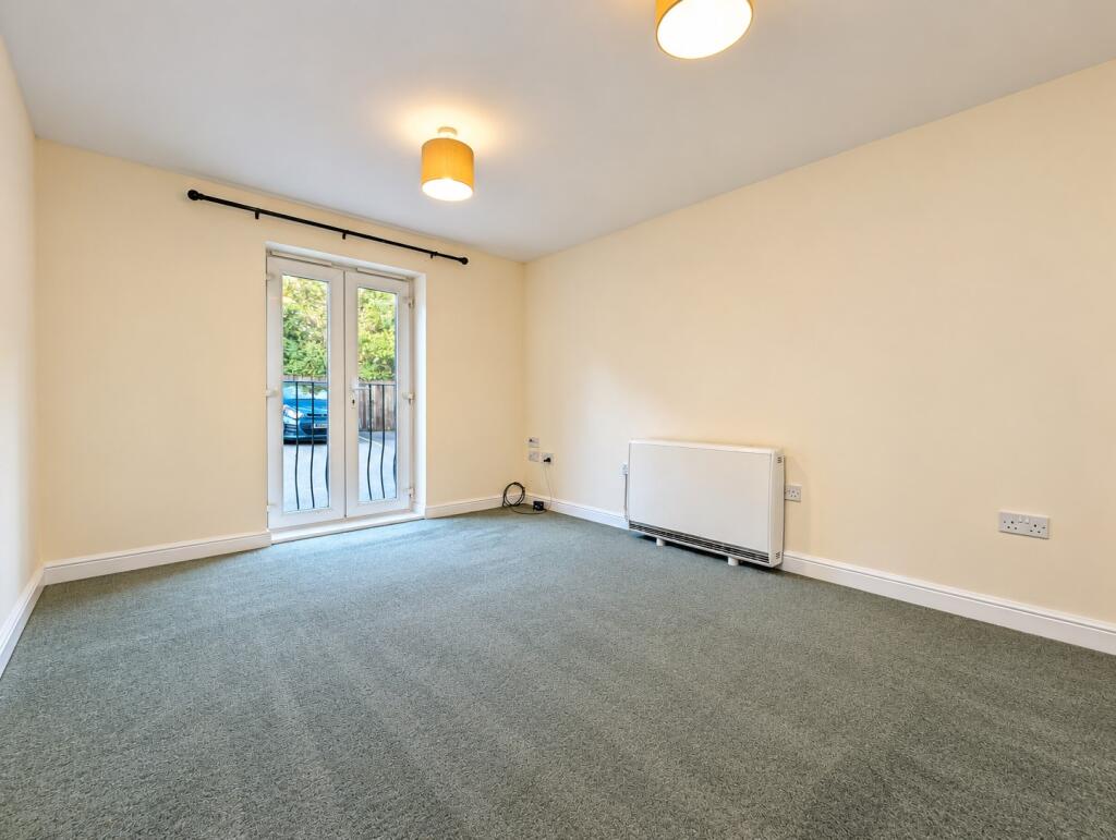 Apartment in Swindon, Haydon Wick - View 2