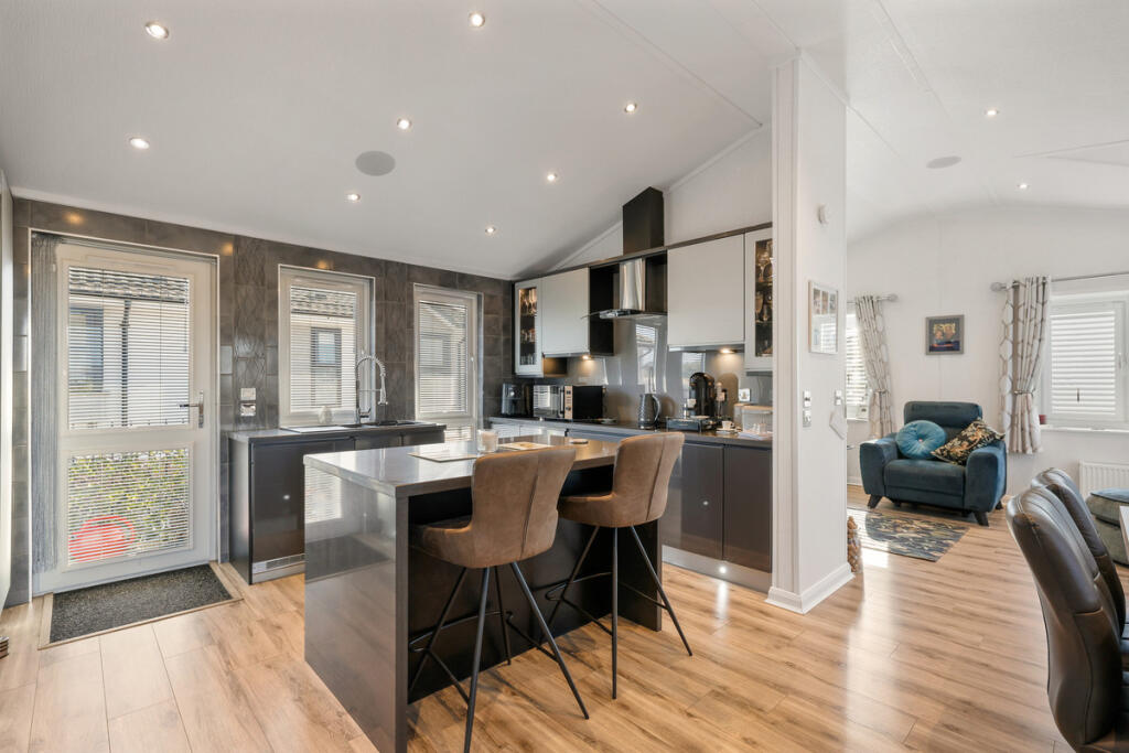 House in Southend-on-Sea - View 4