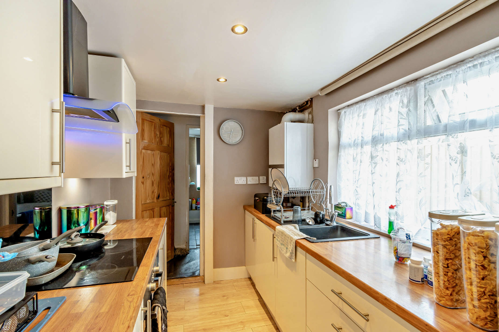 House in Chatham, Luton - View 5