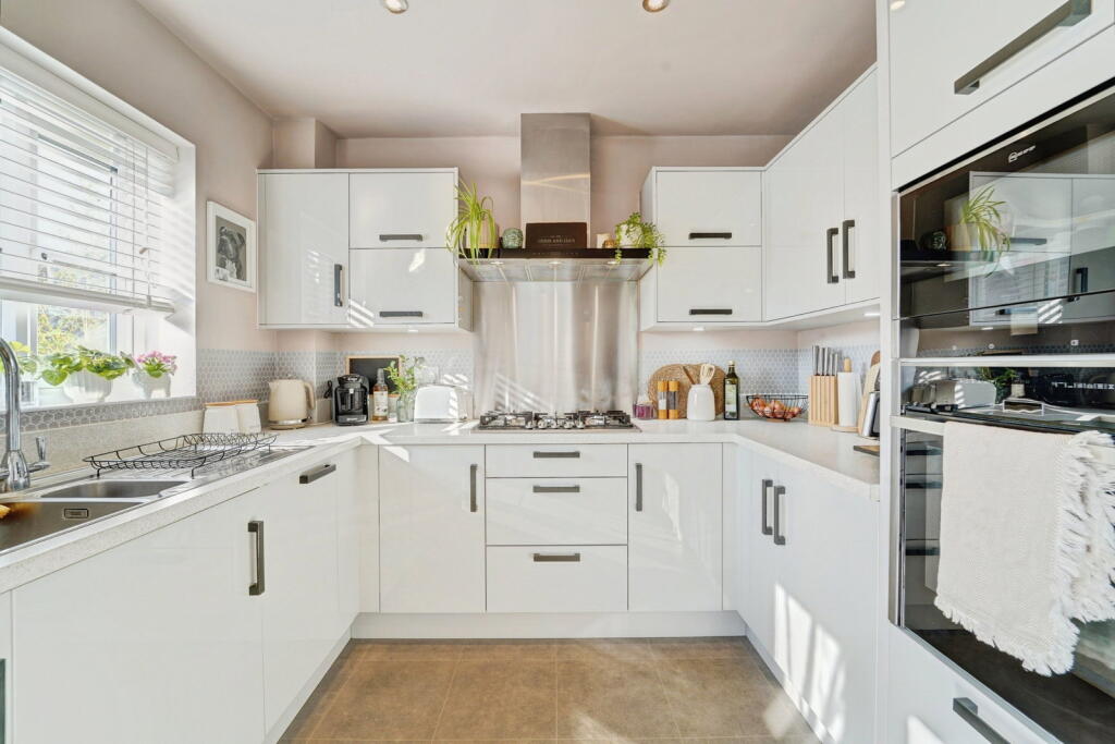 Oatlands Drive, Houghton Conquest, Bedfordshire, MK45 3NS photo 4