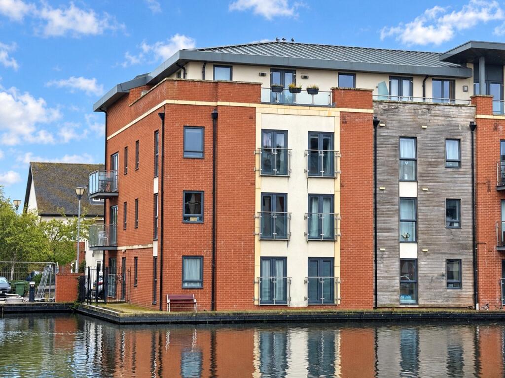 2-bed flat on Waters Edge, Stourport-on-Severn, Worcestershire, £176,950