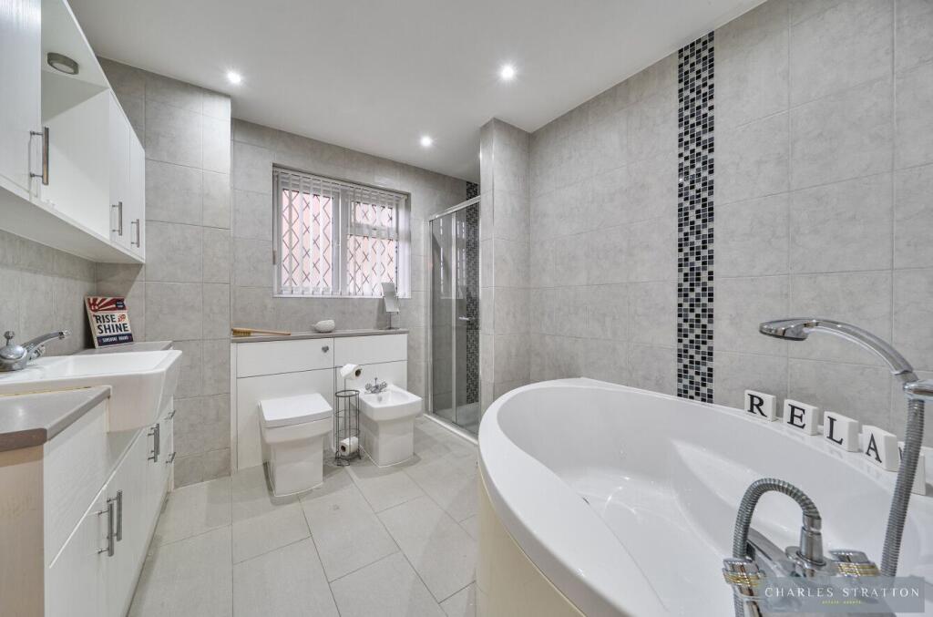 House in London, Gidea Park - View 3